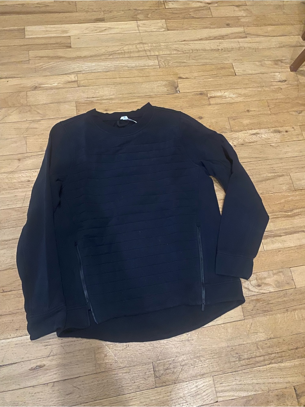 Lululemon fleece be true crew pullover. Black. Size 8